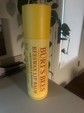 Burt's Bees Beeswax Lip Balm Tube — Yellow